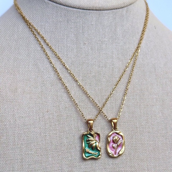 Colorful floral pendant necklace - Picture 3 of 4